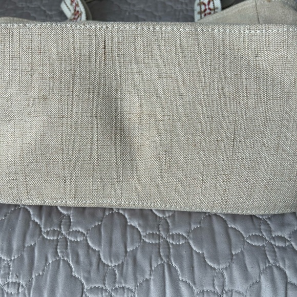 Sun 'N' Sand Turtle Shoulder Tote 
Beige Turtle Embroidered Tote - Picture 3 of 16